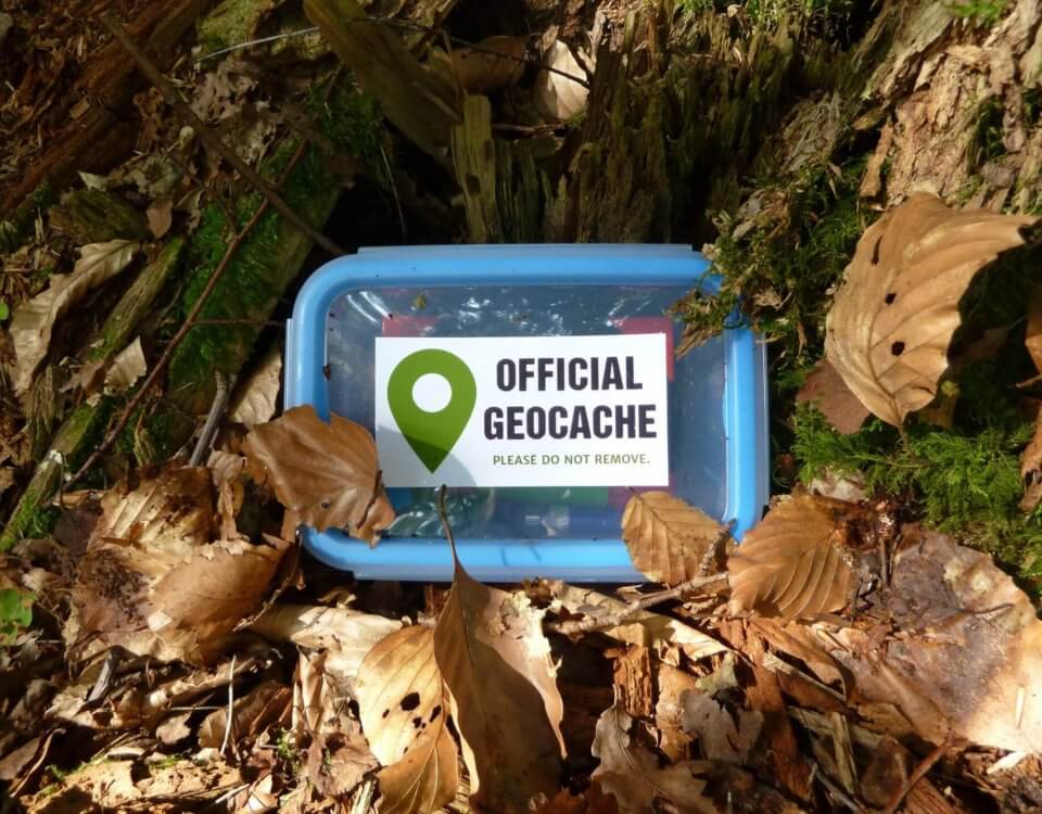 geocache-398016_1920